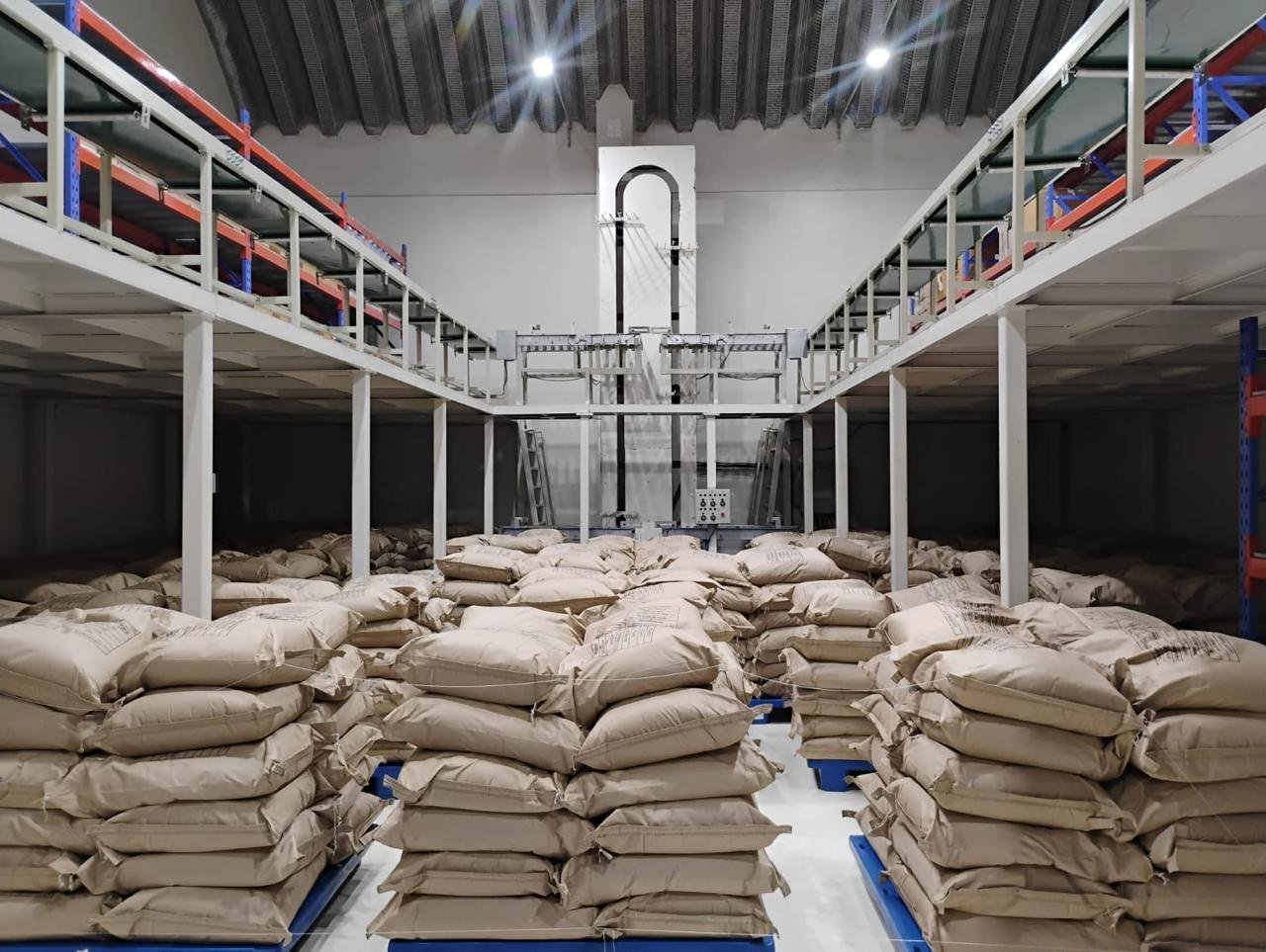 Large-Scale Storage Capacity